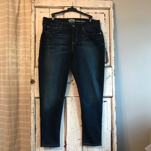 Levi’s Signature Modern Skinny Jeans 12S NWOT